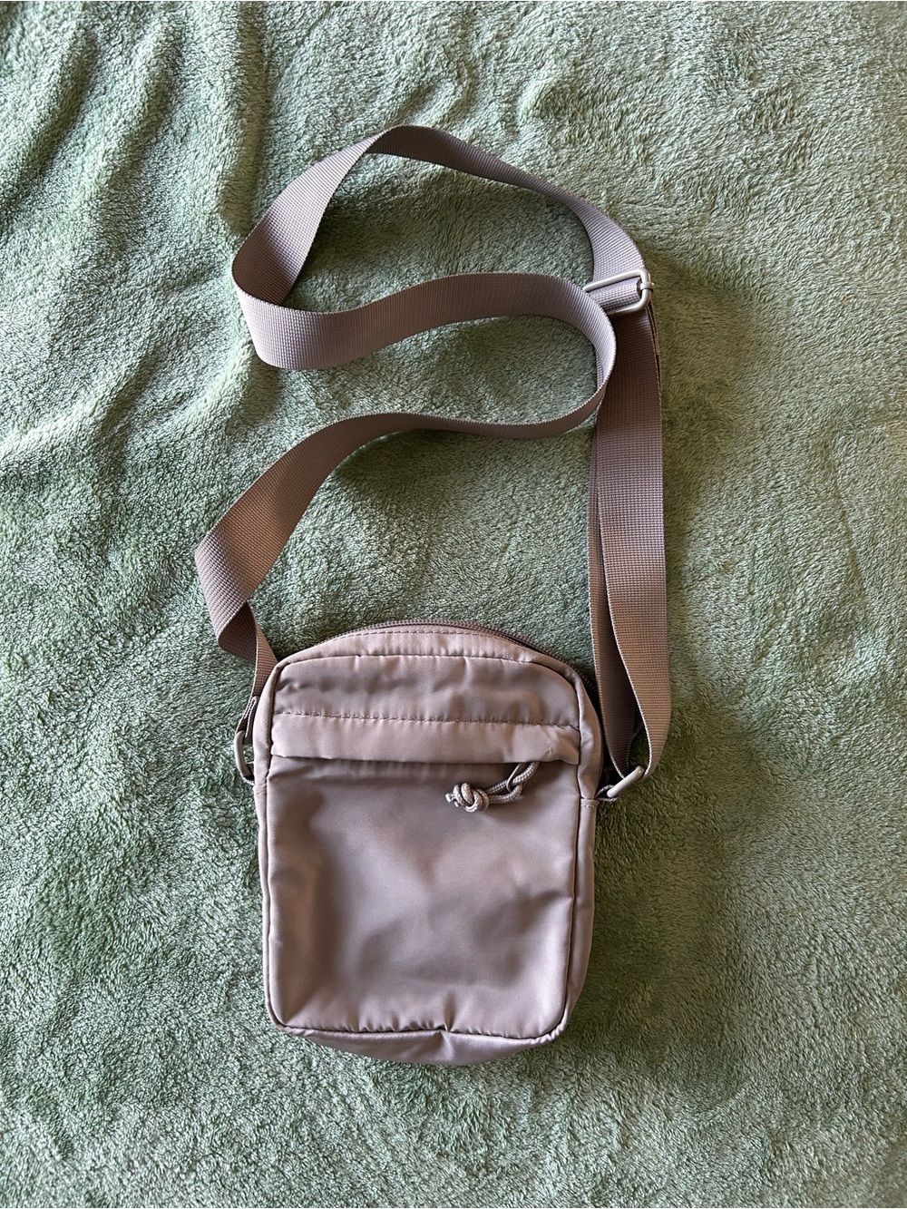 Light Gray crossbody sling bag adjustable strap H&M New without tags